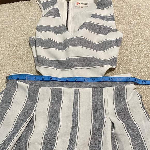 L'ATISTE Gray and White Striped Jumpsuit Size M - Picture 14 of 16